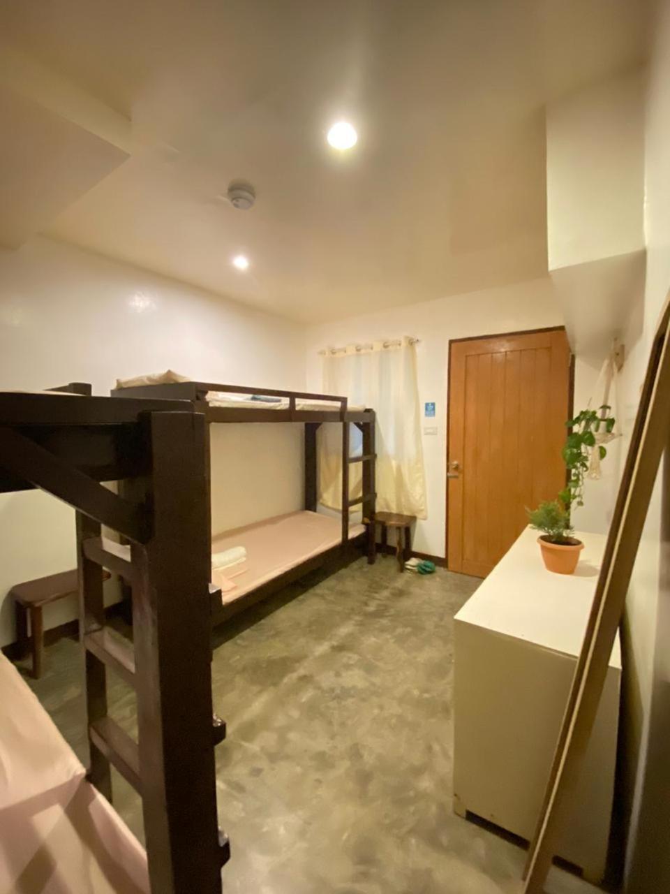 Malayah Hostel General Luna  Room photo